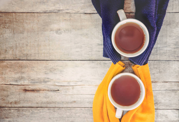 Uma xícara de chá e um aconchegante fundo de outono. Foco seletivo. bebida
. - Foto, Imagem