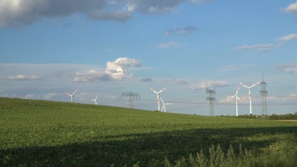 Eco-kracht. Windturbines die elektriciteit opwekken. - Video