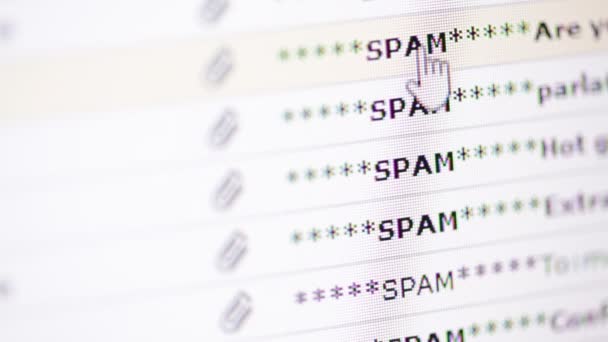 imagens de close-up de pilha de cartas de e-mail de spam exibidas na tela do computador
 - Filmagem, Vídeo