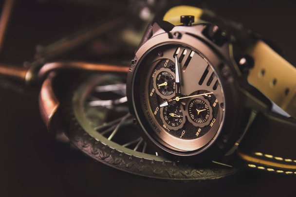мужские наручные часы - Фото, изображение
