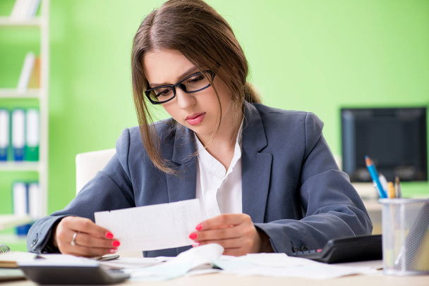 Female financial manager working in the office - Photo, Image