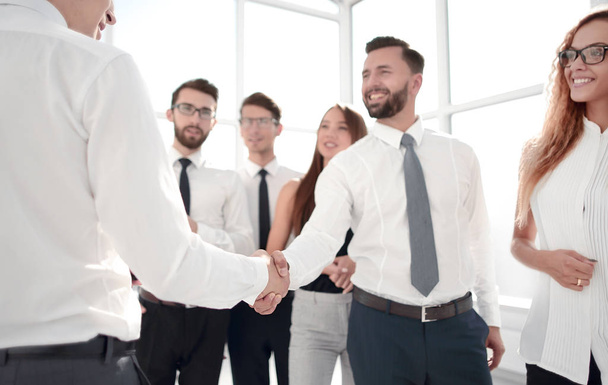 business team looking for a handshake of business partner - Foto, Bild
