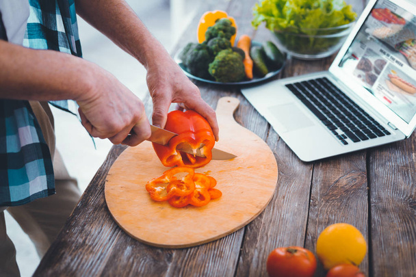 Close up of pepper on the cutting board - Foto, Bild