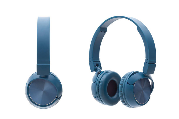 bluetooth auriculares azules en fondo blanco aislado equipo de tiro paquete de estudio
 - Foto, Imagen