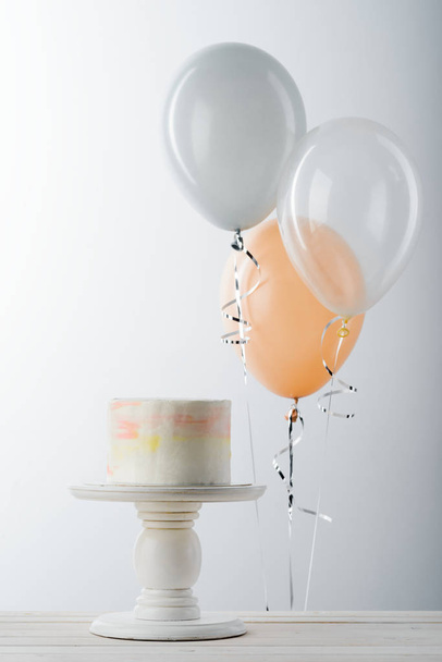 Cake and pastel balloons - Foto, imagen