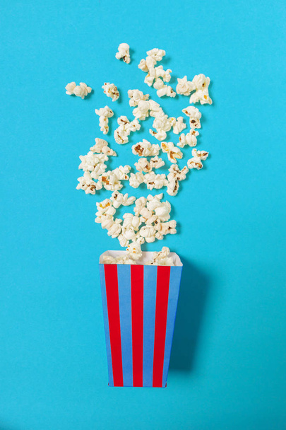 close up of popcorn on color background - Photo, image