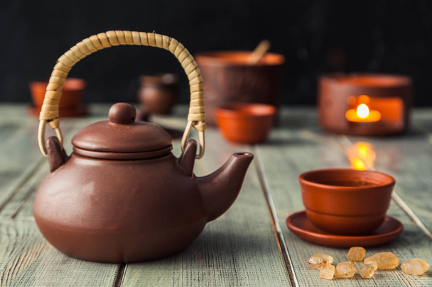 Çay töreni, çanak çömlek ile içme çay. Rahat bir akşam kavramında bir aile restoranı - Fotoğraf, Görsel
