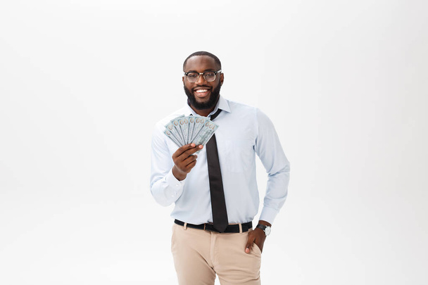 Fejlövés a sikeres mosolygós vidám afro-amerikai üzletember végrehajtó elegáns cégvezető - Fotó, kép