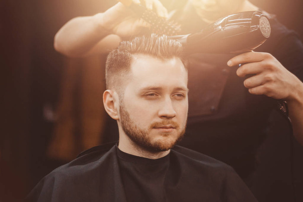 Kadeřník, mytí vlasů klienta v holičství - Fotografie, Obrázek