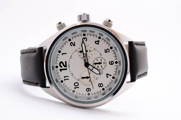 Armbanduhr für Männer auf weißem Hintergrund - Foto, Bild