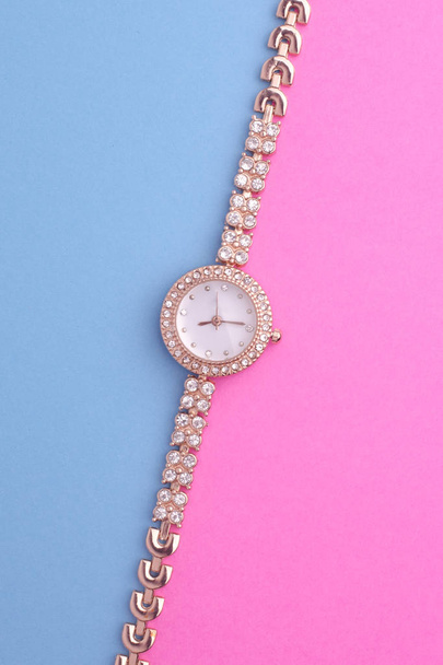women's gold wrist watches with diamonds isolated - Foto, Imagem