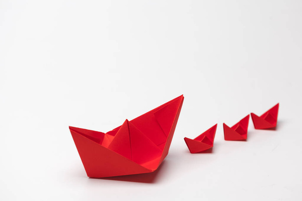 Set of origami paper boats. Leadership and business concept - Photo, Image