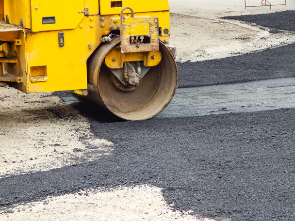 Yol yapımı, beton kaldırım asfalt fayans ustası - Fotoğraf, Görsel