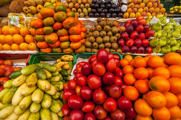 exotische vruchten in een markt - Foto, afbeelding