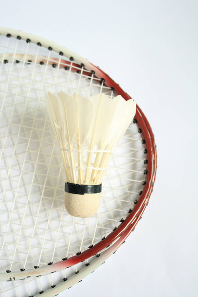 Badminton racket met bal - Foto, afbeelding