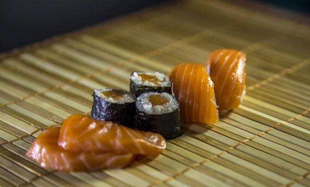 comida japonesa pescado tradicional
 - Foto, Imagen
