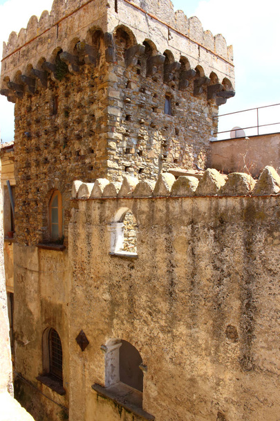 Το καμπαναριό του ο Καθεδρικός Ναός του Castellabate - Φωτογραφία, εικόνα
