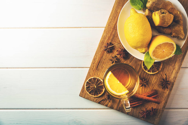 Имбирный чай с лимоном. пространство для копирования сверху
 - Фото, изображение