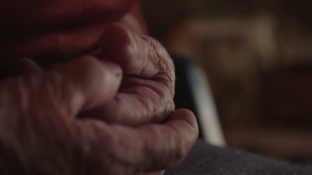 Old Woman holding hands - Záběry, video