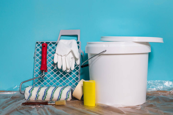 Image of equipment for painting wall. - 写真・画像