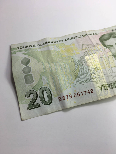 primer plano del billete de lira turca sobre fondo blanco
 - Foto, Imagen