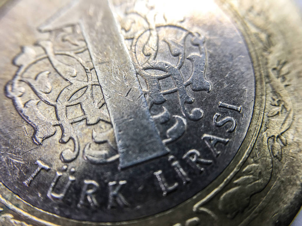 Nahaufnahme der türkischen Lira-Münze als Hintergrund - Foto, Bild