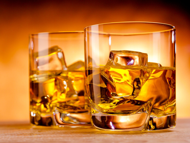 Two whiskeys and a bottle - Foto, Imagem