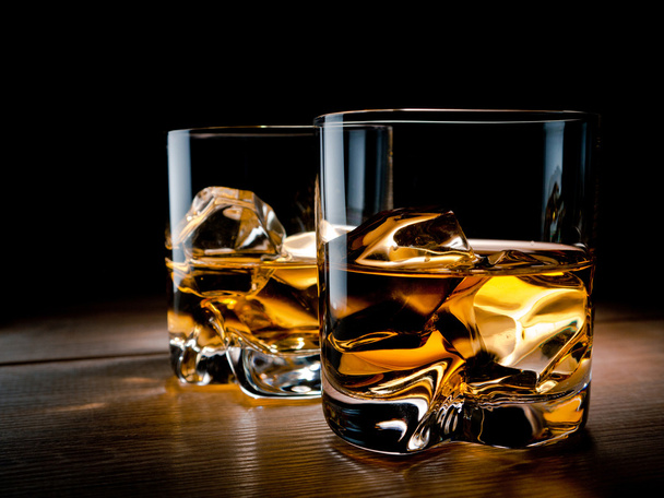 Two glasses of whisky - Fotoğraf, Görsel