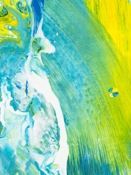 Fondo pintado a mano abstracto creativo azul y amarillo, fragmento de pintura acrílica sobre lienzo, papel pintado, textura. Arte moderno. Arte contemporáneo
. - Foto, imagen