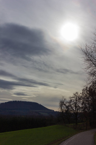 cielo foehn y nubes en otoño mes de noviembre en el sur de Alemania campo cerca de la ciudad munich y stuttgart
 - Foto, imagen
