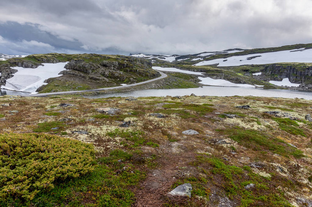 Paysage montagneux le long de la route touristique nationale Aurlandstjellet. Flotane. Bjorgavegen. Norvège occidentale
 - Photo, image