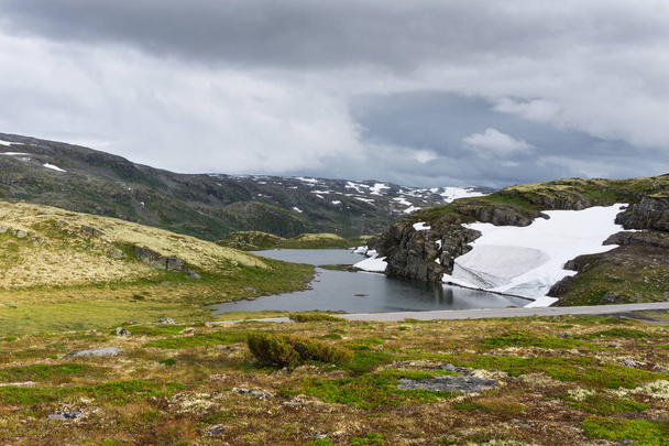 Mountain landscape along the National tourist route Aurlandstjellet. Flotane. Bjorgavegen. Western Norway - Foto, Bild