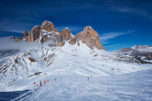 Ośrodek narciarski w Dolomites, Włochy - Zdjęcie, obraz