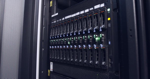 Detailní záběr na blikající světlo v serverů datových center - Záběry, video