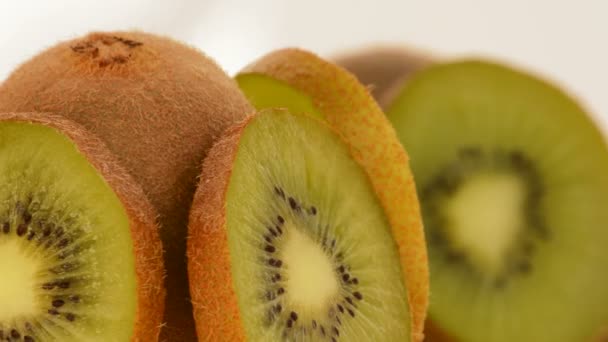 Kiwi vruchten segmenten roteren. lus - Video