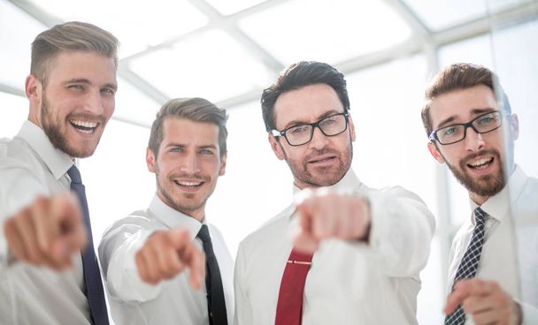 close up.confident business team pointing to you - Foto, Imagen