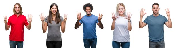 Zusammensetzung einer afrikanisch-amerikanischen, hispanischen und kaukasischen Gruppe von Menschen auf isoliertem weißen Hintergrund, die mit den Fingern Nummer acht nach oben zeigen und dabei selbstbewusst und glücklich lächeln. - Foto, Bild