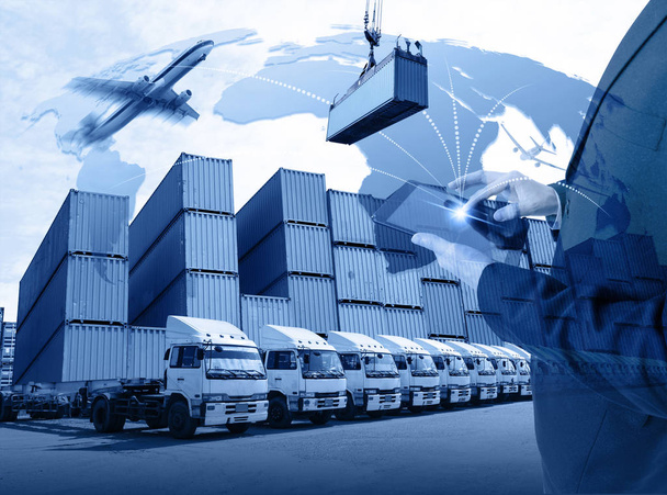 biznes z tabletu transportu ładunku na całym świecie lub globalnego biznesu handlu koncepcja lub import eksport logistyczne, wysyłki działalności komercyjnej (elementy zdjęcie dostarczone przez Nasa) - Zdjęcie, obraz