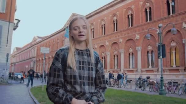 Russian model in Milan - Filmagem, Vídeo
