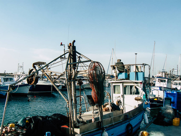 Tel Aviv Yafo Israel October 25, 2018  View of fishing boats in the Old Jaffa port, One of the oldest known harbours in the world located in the southern part of Tel Aviv in the afternoon - Foto, afbeelding