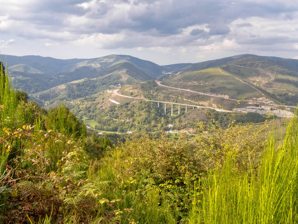 View of a viaduct on the A-6 Northwest Highway from Camino Dragonte - Las Herrerias, Castile and Leon, Spain - Foto, Imagem