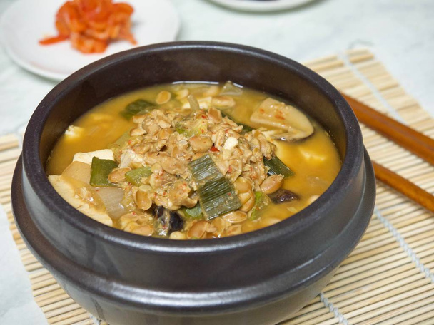 Comida coreana Chungkukjang, Comida fermentada de soja - Foto, Imagem