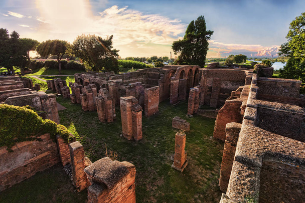 Landschaft in den römischen Ruinen in ostia antica - rom - Foto, Bild