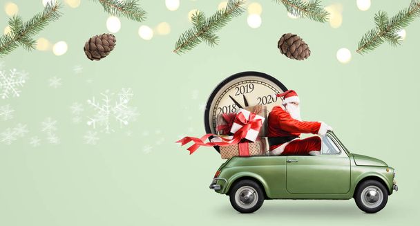 Santa Claus countdown on car - Фото, изображение
