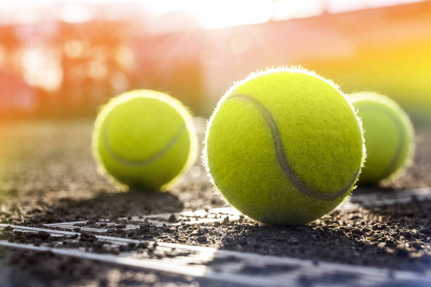 Tennis balls on court - Foto, immagini