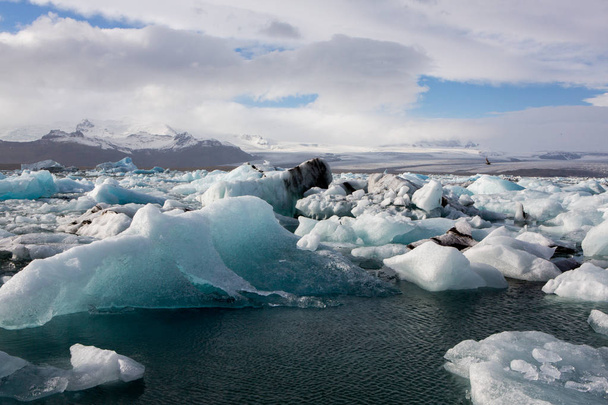 Льодовики Ісландії на знаменитий льодовик лагуни. Холодний красивою краєвид зображення льодовика лагуни затоки. Унікальна природа Ісландії. Лід краєвид. - Фото, зображення