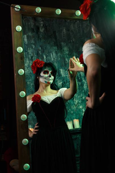 Halloween picture of woman with zombie makeup - Zdjęcie, obraz
