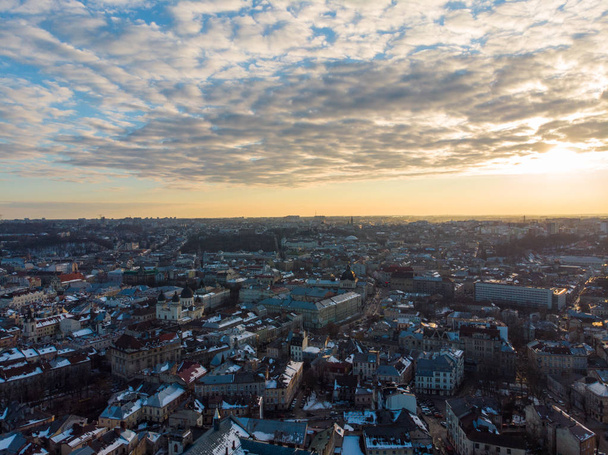 krásy slunce nad staré Evropské město. Letecký pohled - Fotografie, Obrázek