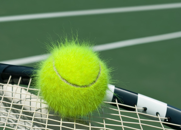 Keltainen tennispallo
 - Valokuva, kuva