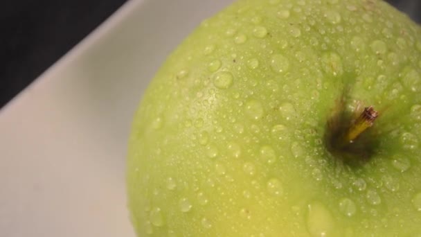 Rotating Green Apple - Overhead - Záběry, video